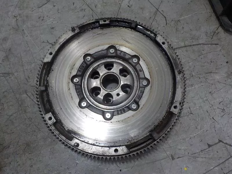 Маховик двигателя BS266378