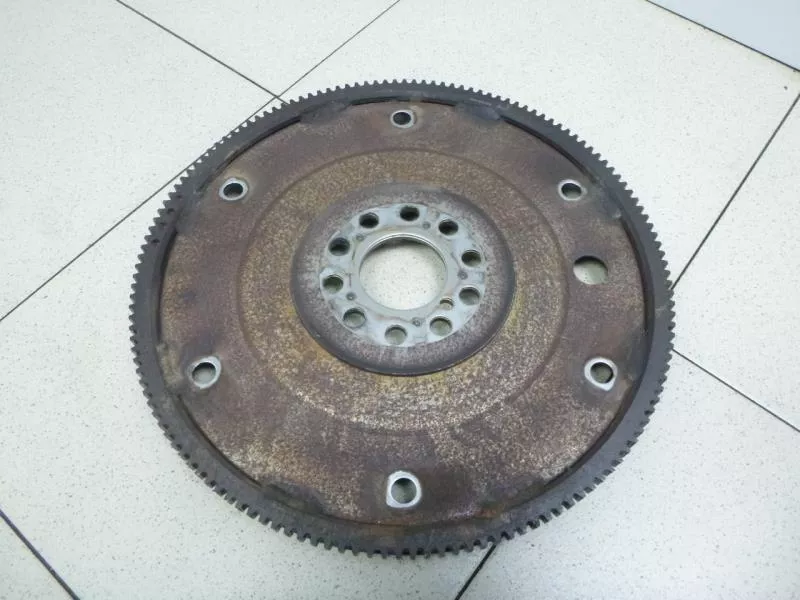 Маховик двигателя BS265073