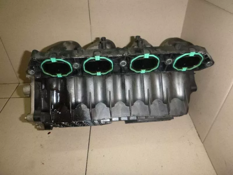 Впускной коллектор ST300051 Впускной коллектор ST300051