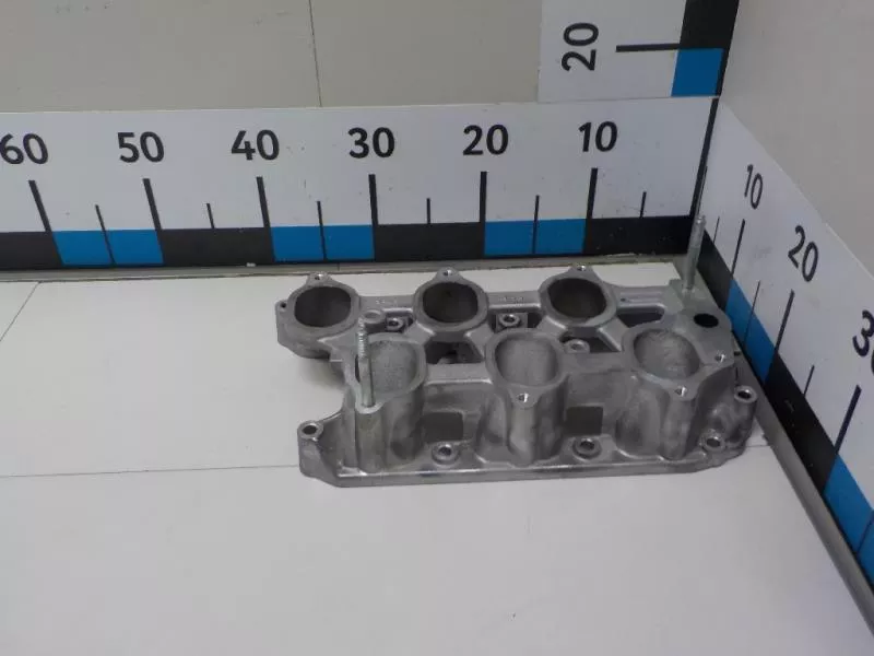 Впускной коллектор ST303178 Впускной коллектор ST303178