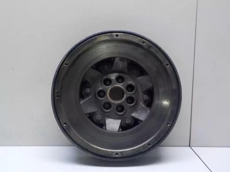 Маховик двигателя BS267899