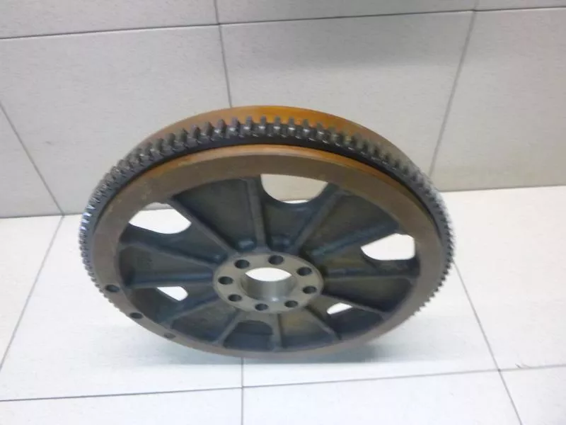 Маховик двигателя BS264479