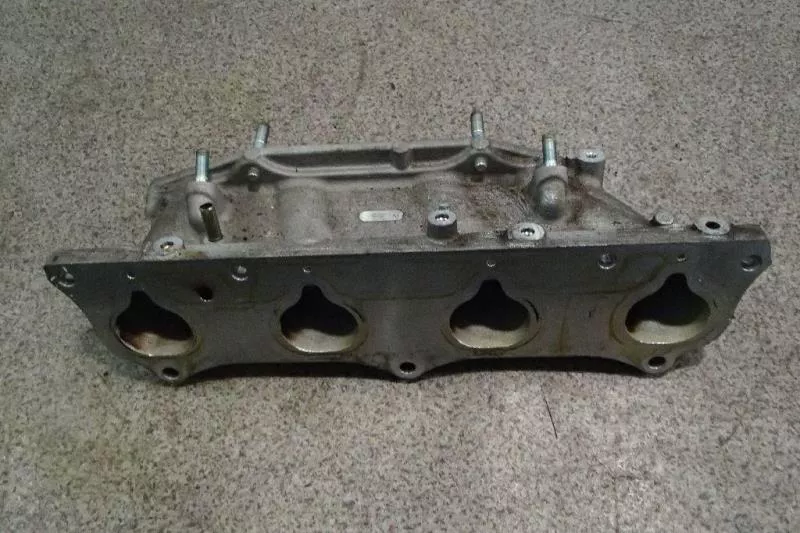 Впускной коллектор ST298604