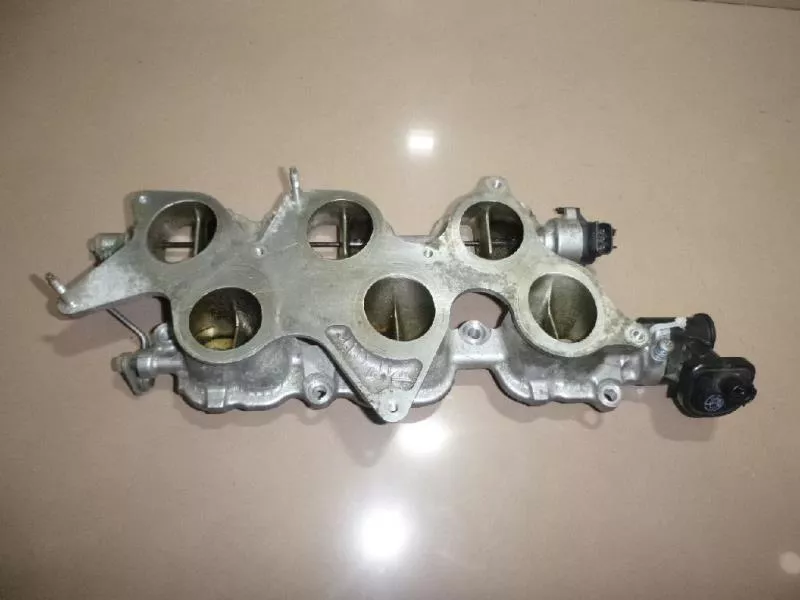 Впускной коллектор ST300709 Впускной коллектор ST300709