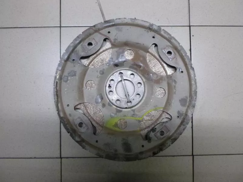 Маховик двигателя BS266699