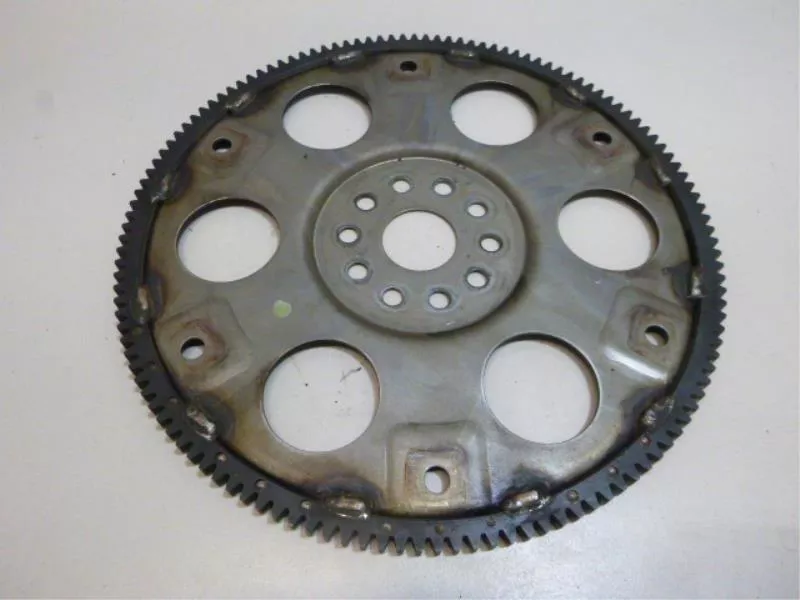 Маховик двигателя BS266607