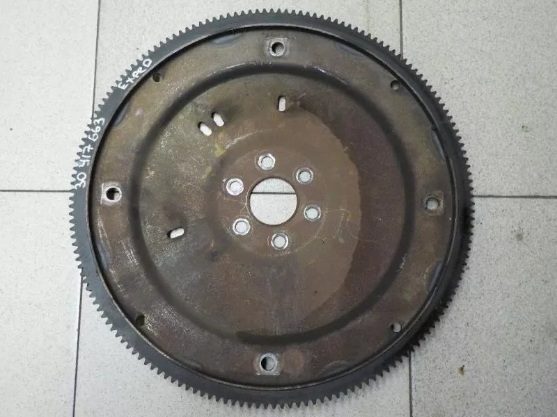 Маховик двигателя BS266820