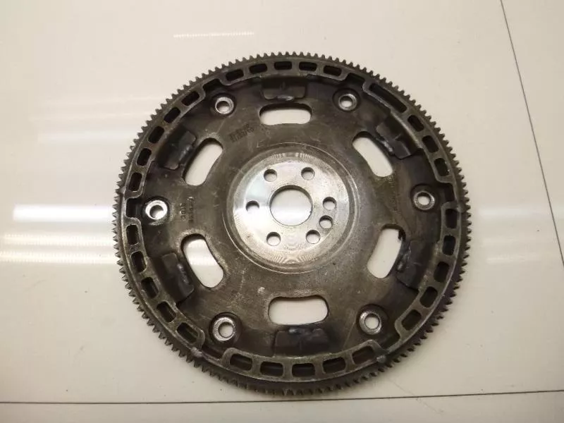 Маховик двигателя BS264956