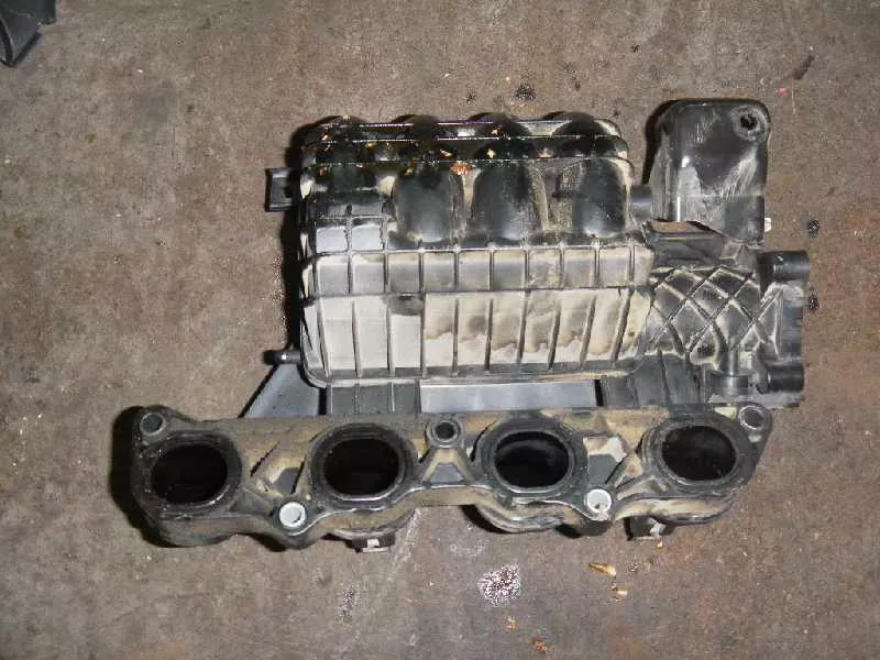 Впускной коллектор ST300038 Впускной коллектор ST300038