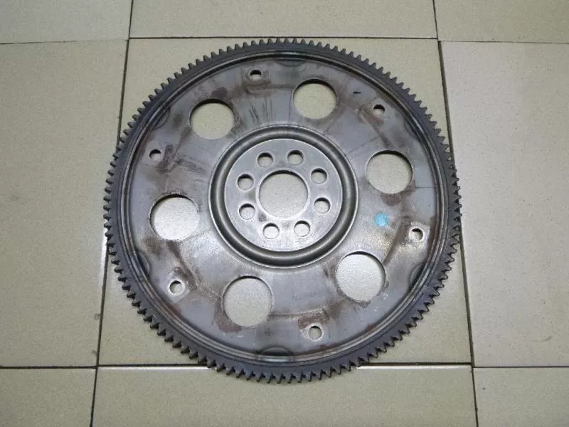 Маховик двигателя BS264424