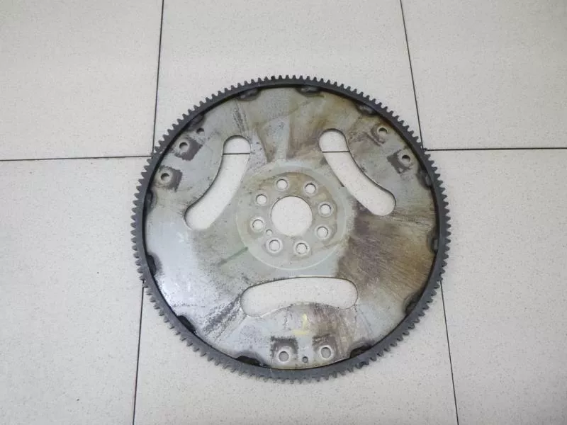 Маховик двигателя BS265907