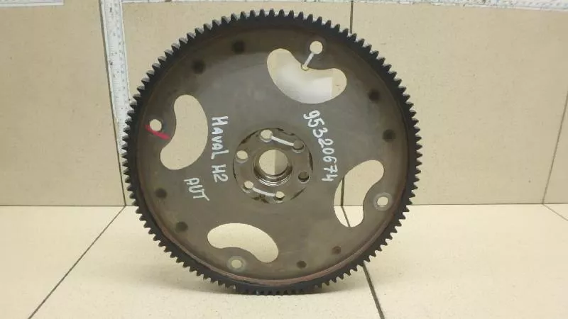 Маховик двигателя BS267112