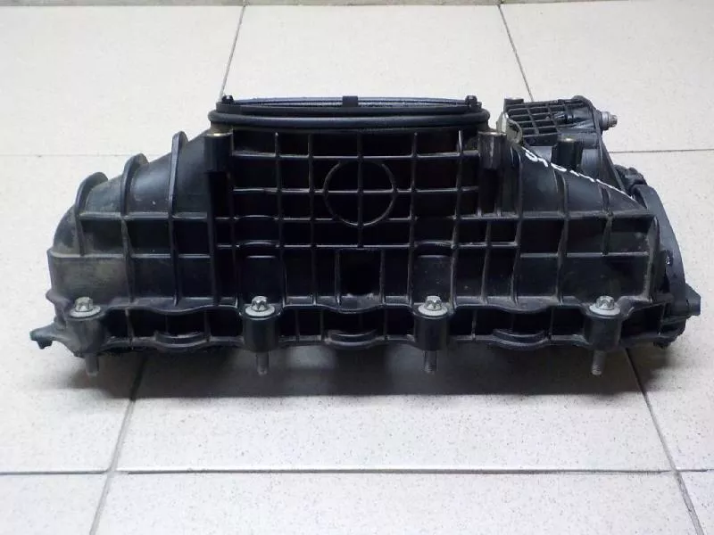 Впускной коллектор ST302547 Впускной коллектор ST302547