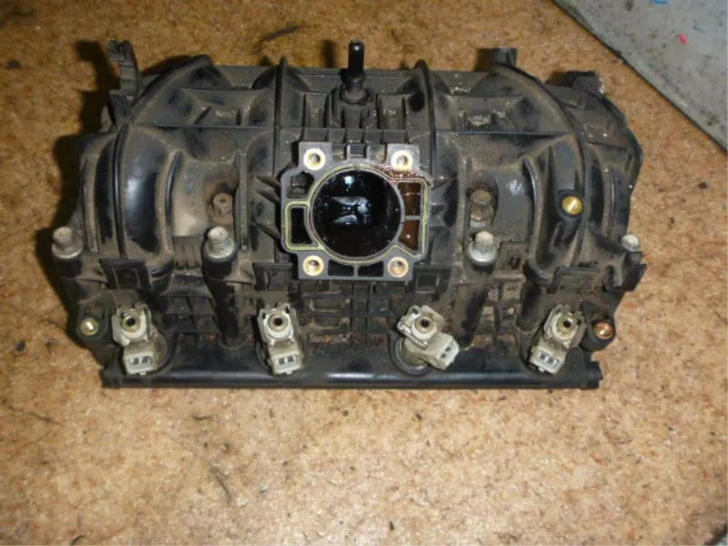 Впускной коллектор ST302441 Впускной коллектор ST302441