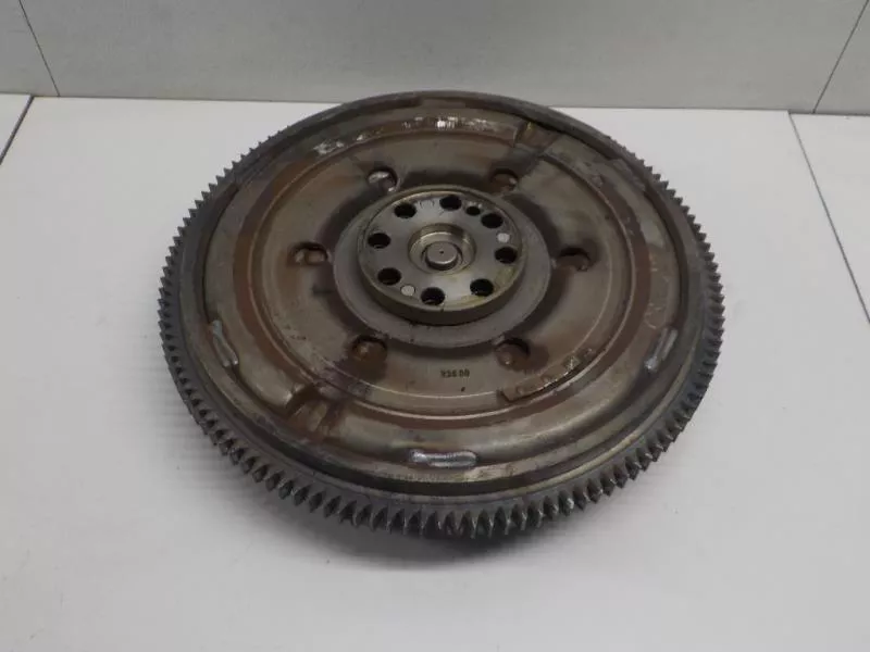 Маховик двигателя BS267875