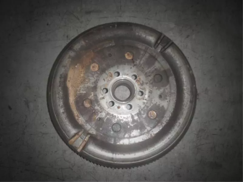 Маховик двигателя BS267100