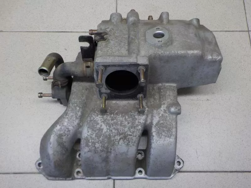 Впускной коллектор ST301670 Впускной коллектор ST301670