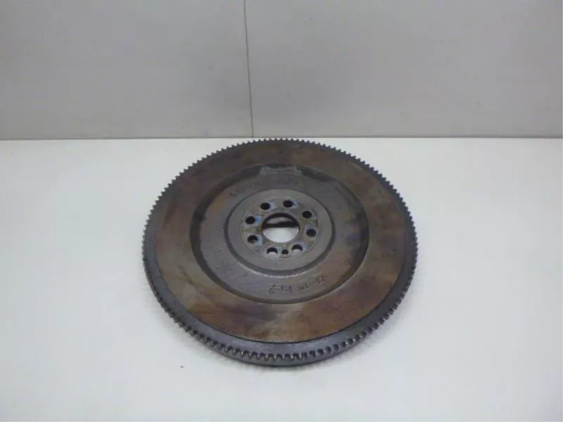 Маховик двигателя BS266131