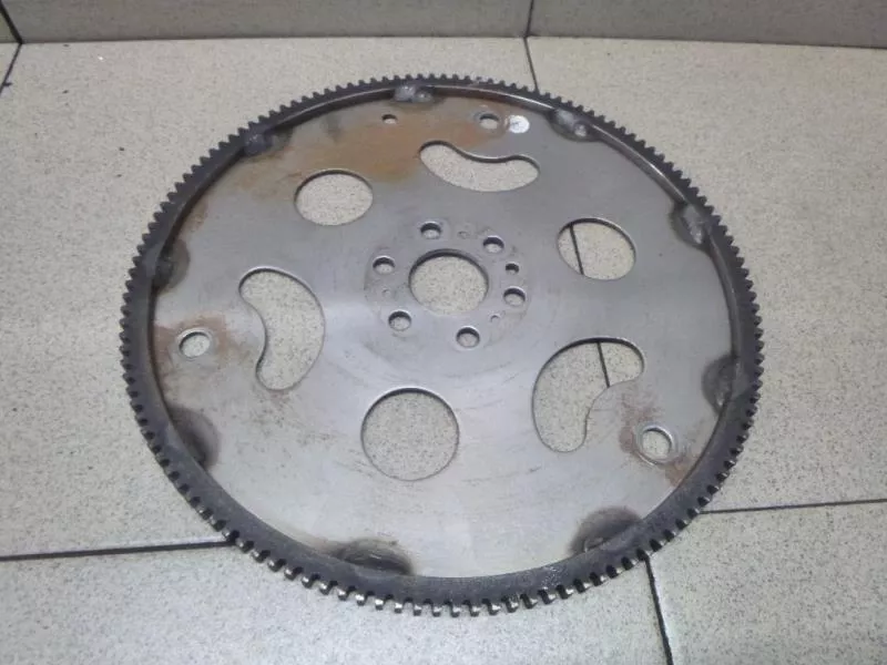 Маховик двигателя BS264199