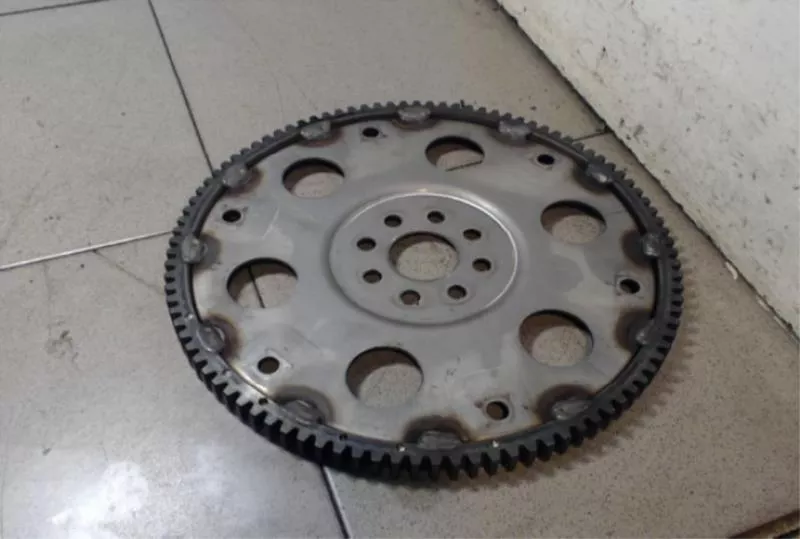 Маховик двигателя BS264221