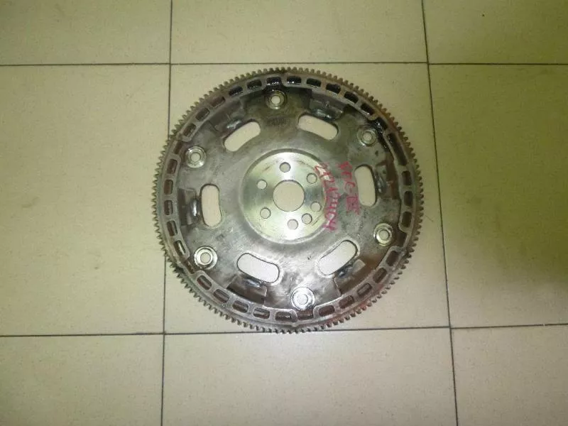 Маховик двигателя BS264952