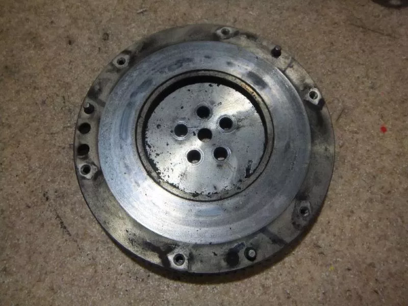 Маховик двигателя BS264543