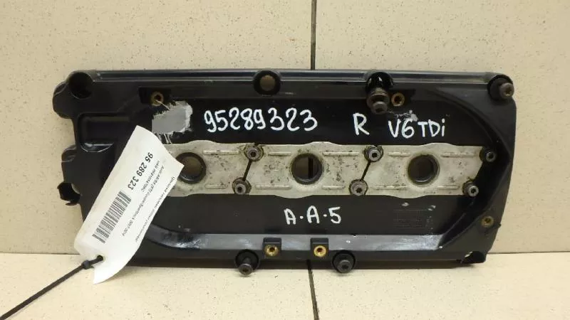 Клапанная крышка ГБЦ BS68673 Клапанная крышка ГБЦ BS68673