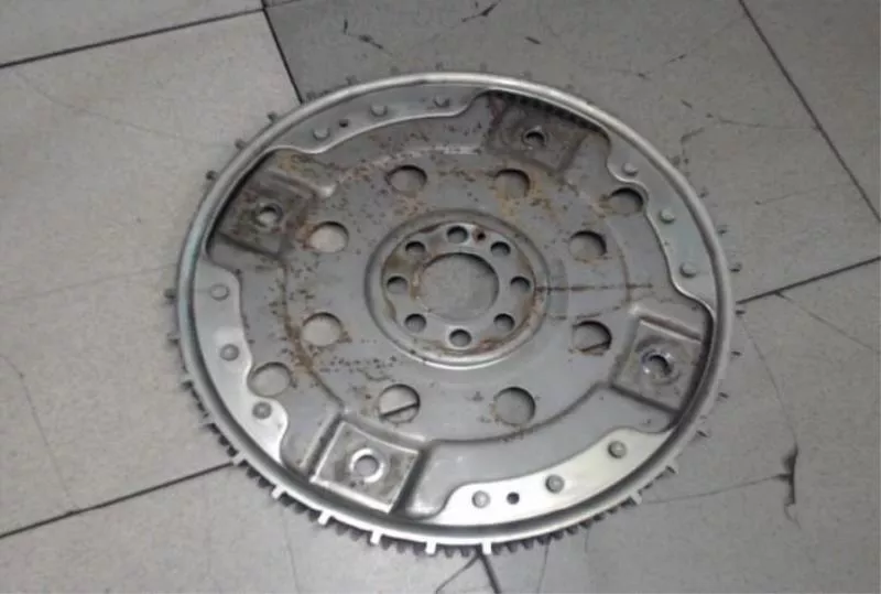 Маховик двигателя BS263874