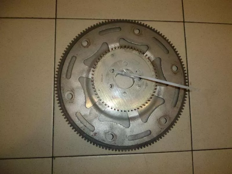 Маховик двигателя BS263983