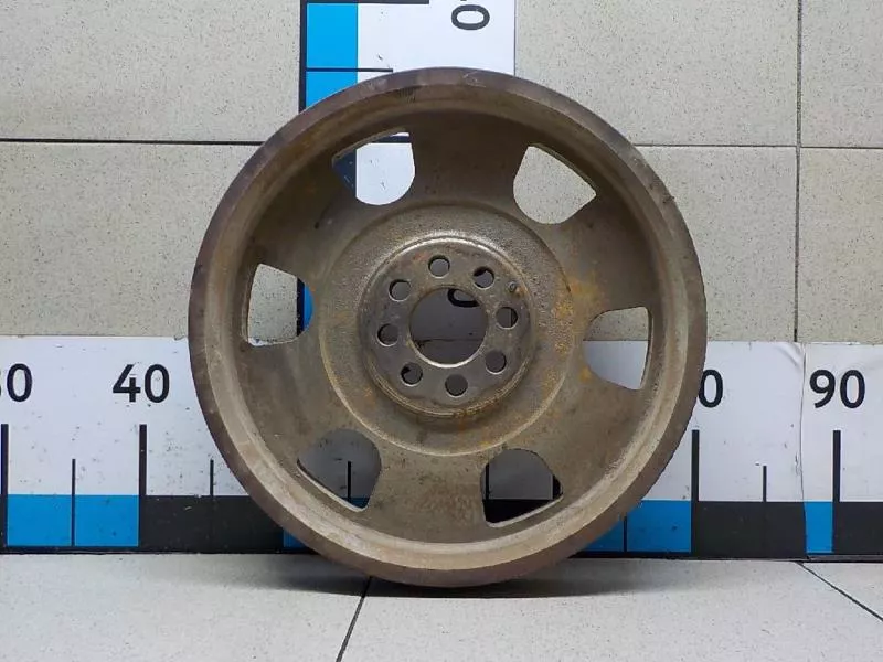 Маховик двигателя BS264480