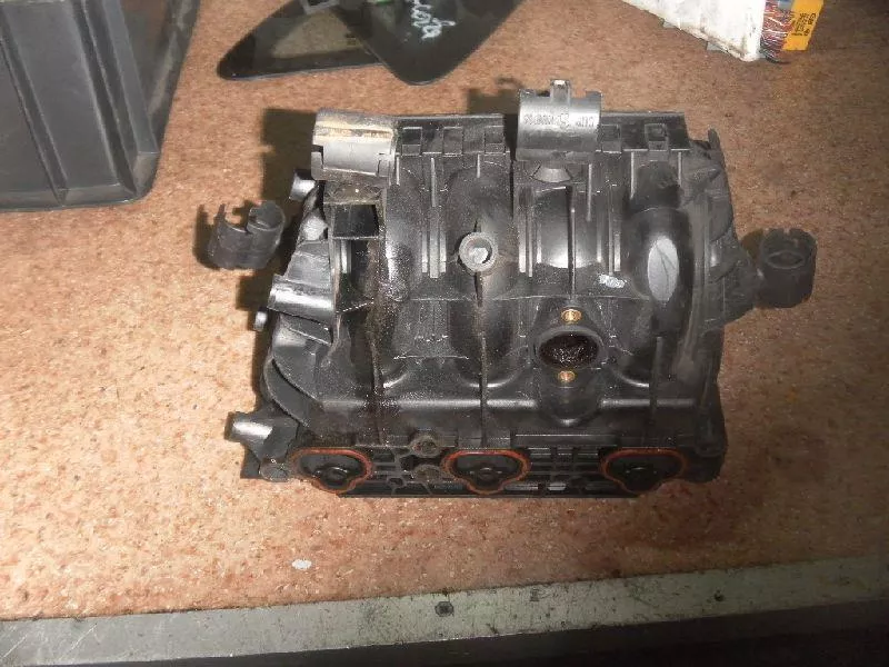 Впускной коллектор ST302034