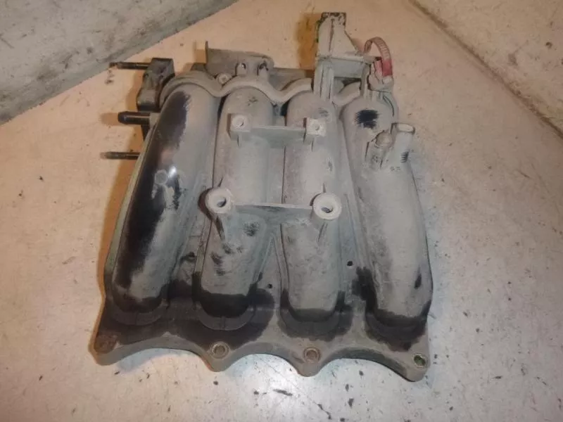 Впускной коллектор ST300460 Впускной коллектор ST300460