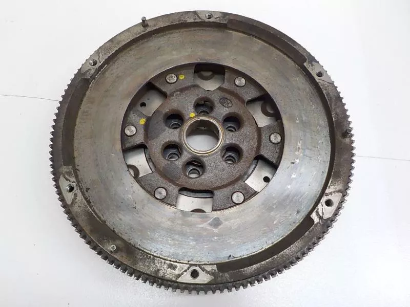 Маховик двигателя BS267279