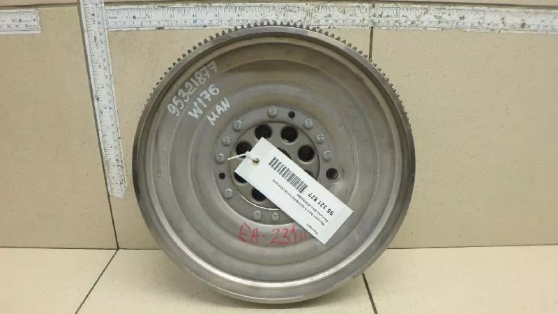 Маховик двигателя BS267967