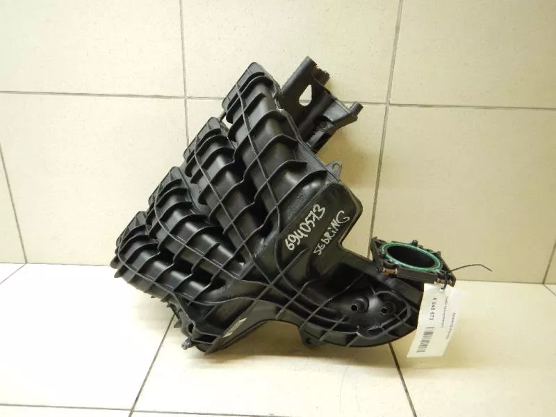 Впускной коллектор ST302856 Впускной коллектор ST302856