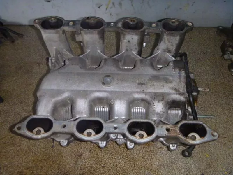 Впускной коллектор ST302213 Впускной коллектор ST302213