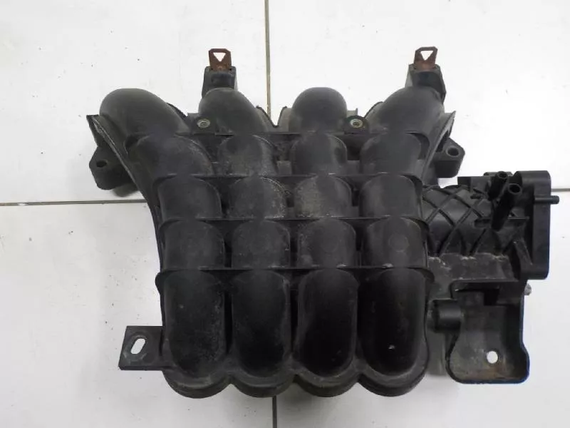 Впускной коллектор ST300044 Впускной коллектор ST300044