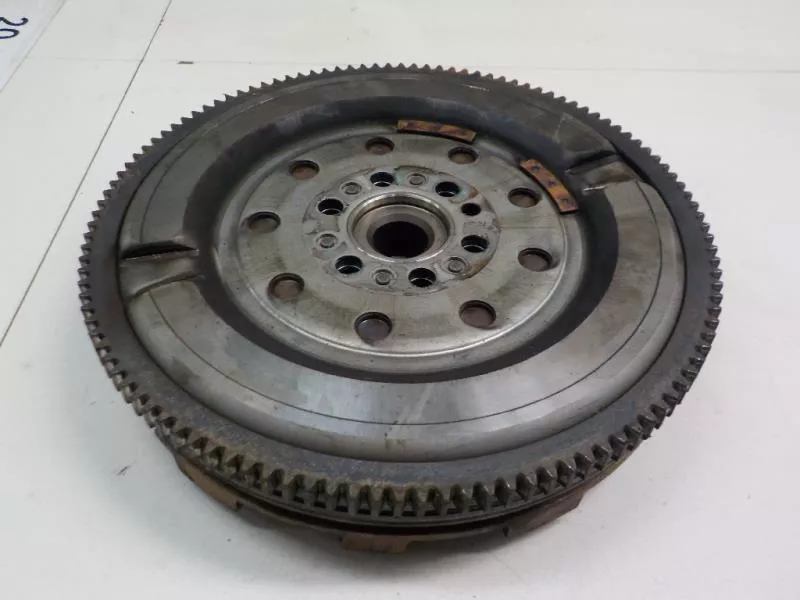 Маховик двигателя BS267653