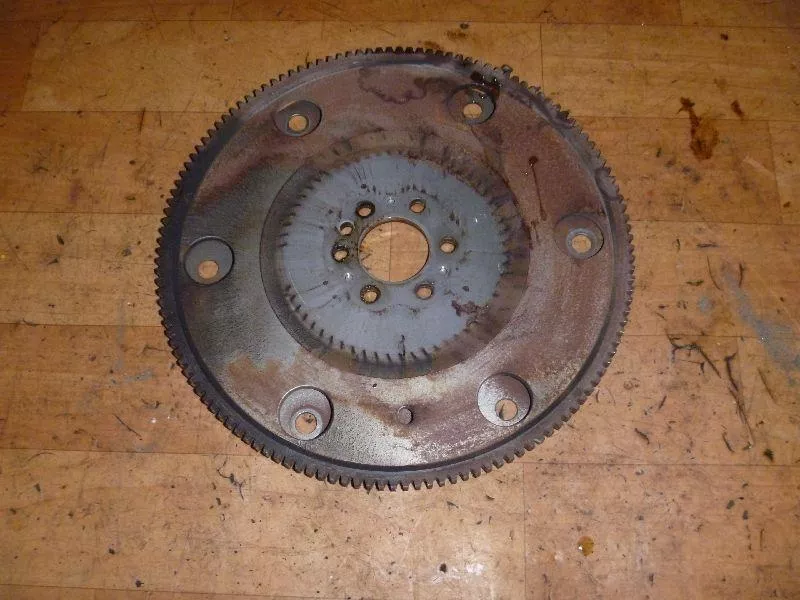 Маховик двигателя BS264003