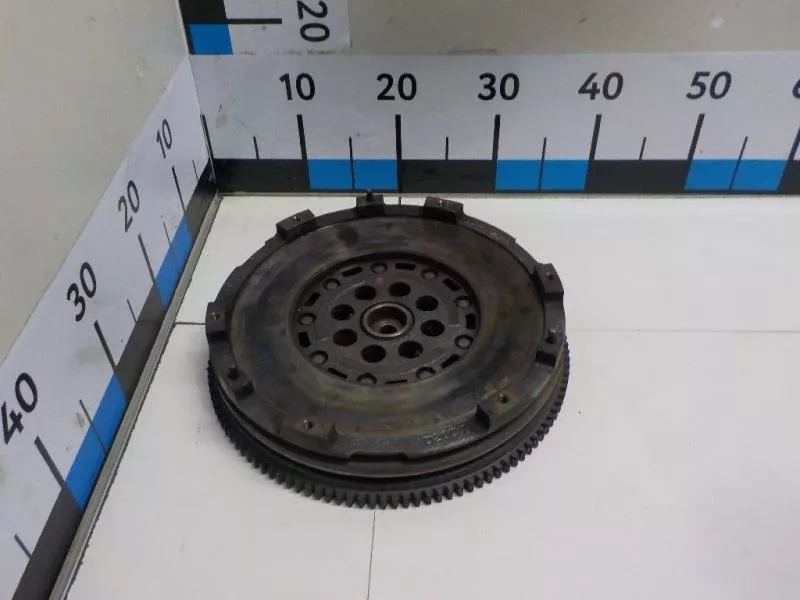 Маховик двигателя BS267904