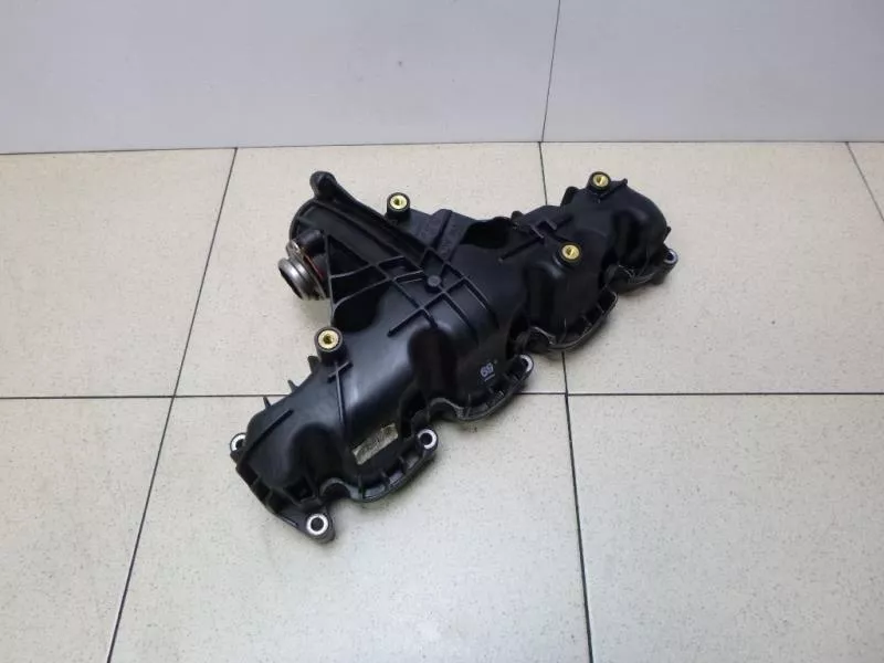 Впускной коллектор ST302373 Впускной коллектор ST302373