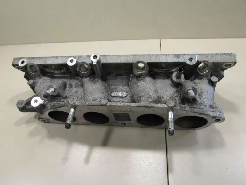 Впускной коллектор ST300011 Впускной коллектор ST300011