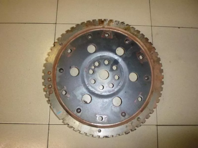 Маховик двигателя BS265686