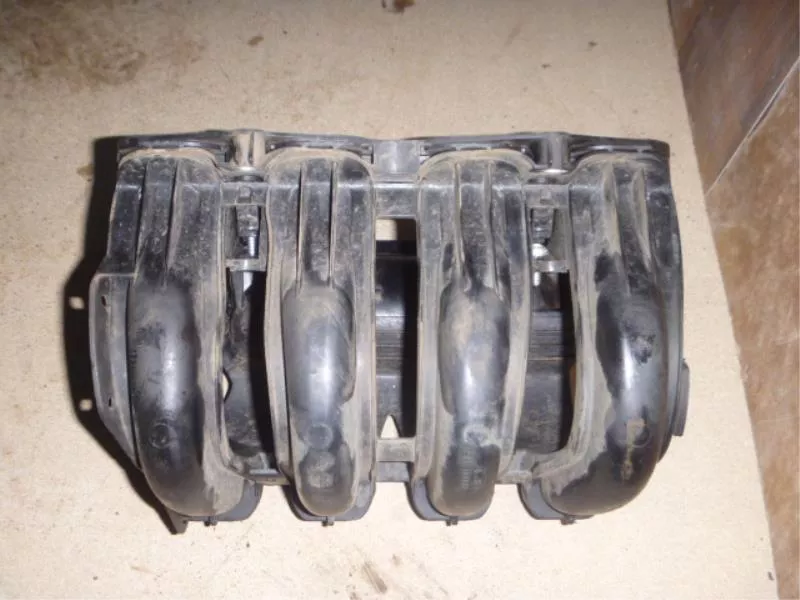 Впускной коллектор ST297915 Впускной коллектор ST297915