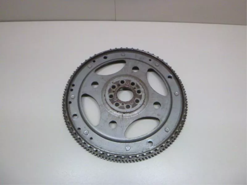 Маховик двигателя BS266188