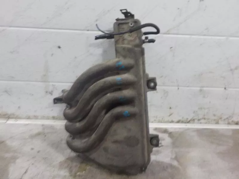 Впускной коллектор ST300950 Впускной коллектор ST300950