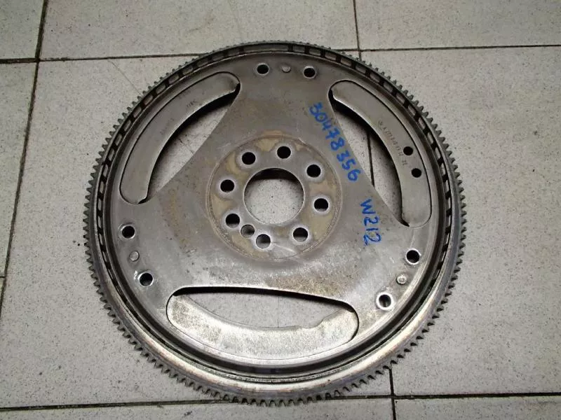 Маховик двигателя BS265739