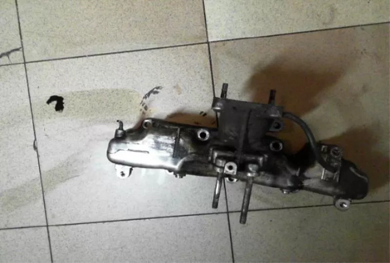 Впускной коллектор ST300382 Впускной коллектор ST300382