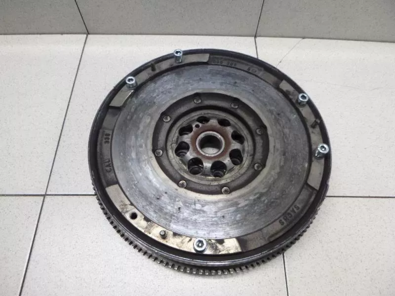 Маховик двигателя BS267822