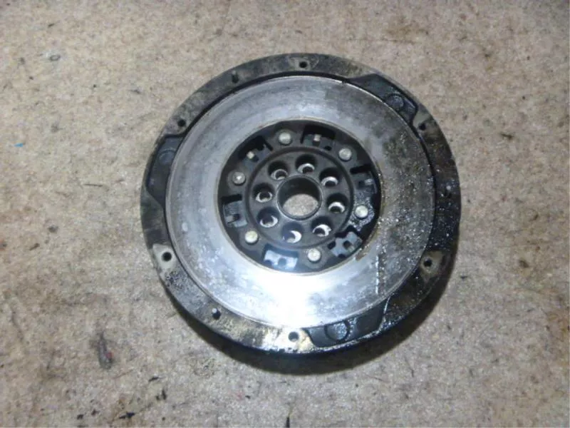 Маховик двигателя BS267546